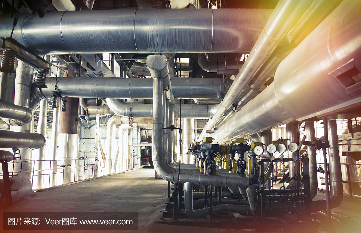 現(xiàn)代工業(yè)發(fā)電廠內(nèi)的設(shè)備、電纜和管道