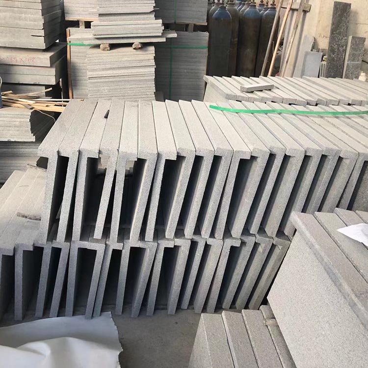 室外石材雨水箅子雕刻下水道排水蓋花崗巖與鋼結(jié)構(gòu)工程設(shè)計